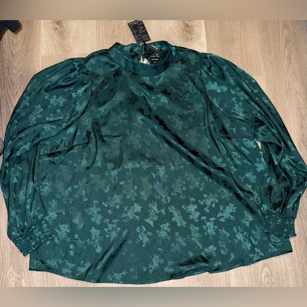 Torrid Elegant Green Mickey Embroidered Women's Blouse